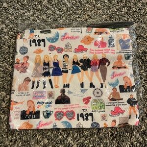 Taylor swift pouch